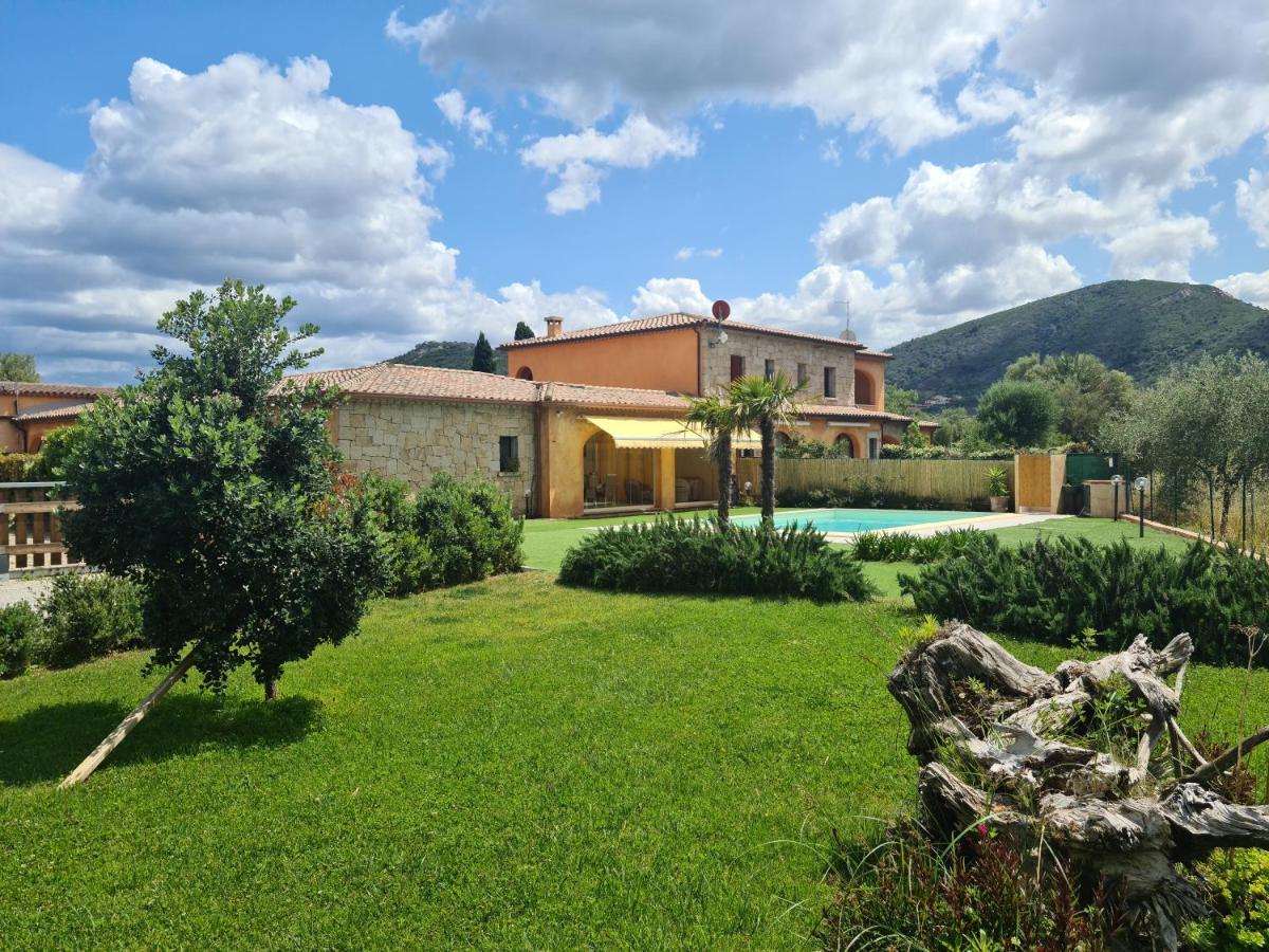 Villa Paola San Teodoro Con Piscina Privata Lu Lioni Екстер'єр фото