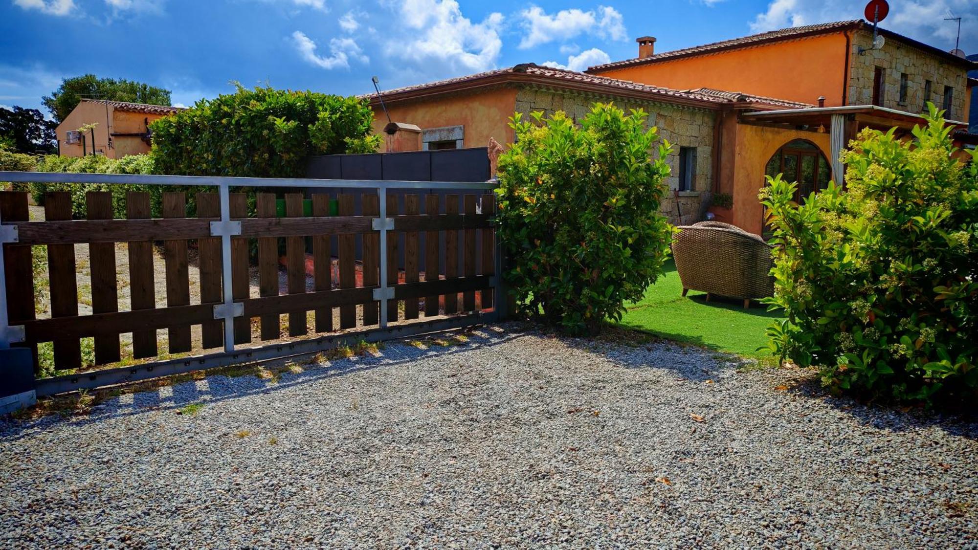 Villa Paola San Teodoro Con Piscina Privata Lu Lioni Екстер'єр фото